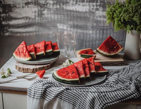 Watermelon Food Photography, Fruits Summer, Food Photography Tips, Summer Fruit, Summer Colors, Food Styling, Melon, Photography Tips, Food Art