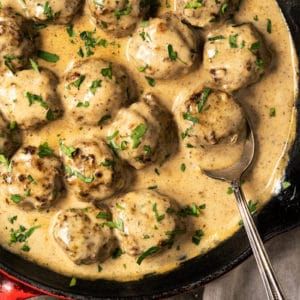 Keto Swedish Meatballs, Slow Cooker Swedish Meatballs, Meatballs And Gravy, Cream Sauce Recipes, Swedish Meatballs, Cooking With Olive Oil, Chicken Meatballs, Keto Recipes Dinner, Grass Fed Butter