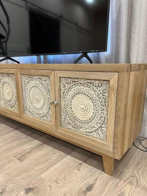 Vintage Tv Unit, Rajasthani Pattern, Indian Inspired Decor, Handmade Furniture Design, Solid Wood Sideboard, Furniture Design Wooden, Carved Furniture, Living Room Design Inspiration, Tv Units