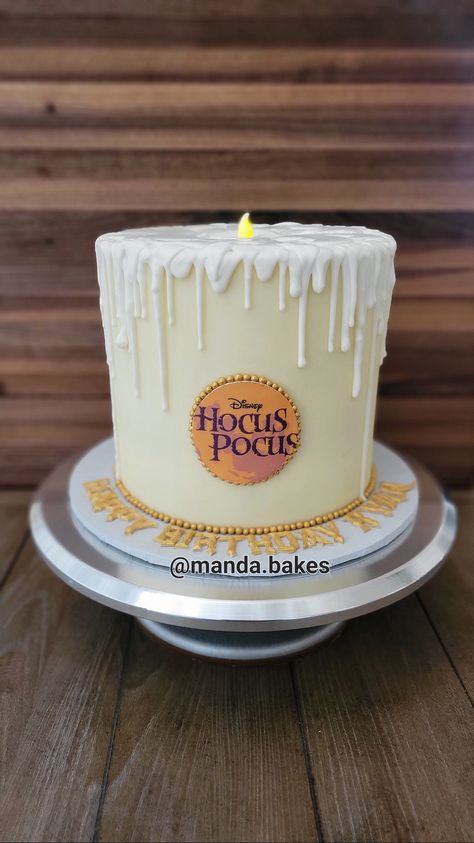 Hocus pocus candle cake, led rea light candle, drip cake Hocus Pocus Birthday Cake Ideas, Hocus Pocus Birthday Cakes, Hocus Pocus Birthday Party Ideas, Hocus Pocus Cake Ideas, Hocus Pocus Birthday Cake, Peekaboo Cake, Hocus Pocus Cake, Hocus Pocus Birthday, Hocus Pocus Candle