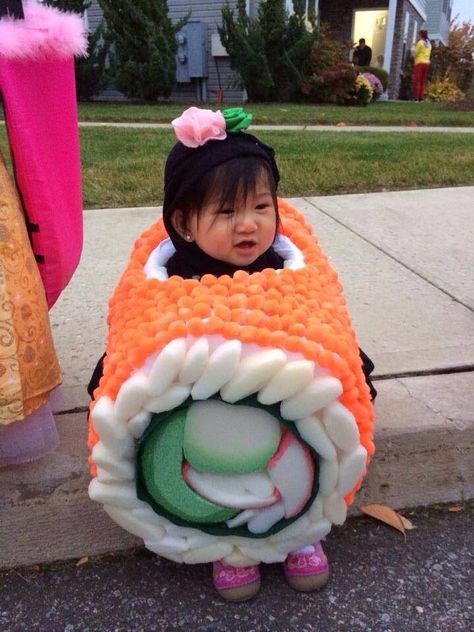 Sushi costume for our future Chinese baby. Too cute! Sushi Halloween, Sushi Costume, Baby Kostüm, Baby Boom, Fantasias Halloween, Halloween Make, E Card, Baby Costumes, Newborn Pictures