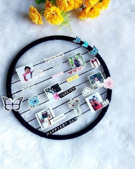 Gift For Hostel Friend, Birthday Gifts For Best Friend Painting, Best Friend Birthday Handmade Gift Ideas, Hoop Frame Ideas, Handmade Frames Ideas Crafts, Photoframes Gifts Idea, Birthday Gift Ideas With Photos, Rakhi Nail Art, Handmade Birthday Gifts For Best Friend