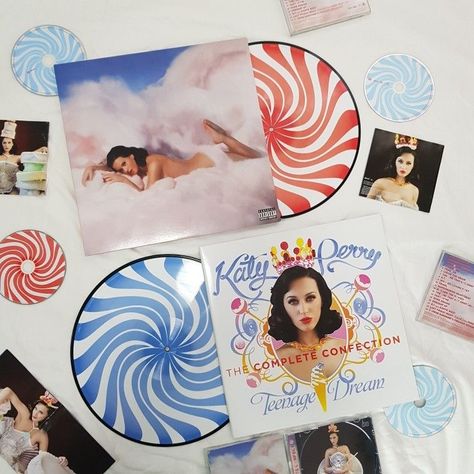 Katy Perry Teenage Dream: The Complete Confection Katy Perry Cd, Ive Christmas, Urban Outfitters Vinyl, Katy Perry Teenage Dream, Record Player Setup, Katy Perry Albums, Red Smoothie, Vinyl Aesthetic, Vinyl Collection