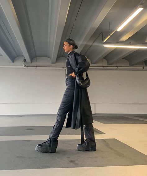 Mils on Instagram: “Matrix vibes all day 💣” Berlin Fashion Aesthetic, Berlin Techno Outfit, Berlin Aesthetic Outfit, German Street Style, Berlin Rave Fashion, Berlin Rave, Berlin Street Style, Berlin Aesthetic, Berlin Fashion Street