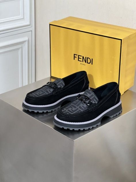 Trending Shoes For Men, Handmade Shoes Pattern, Designer Sneakers Women, Fendi Sandals, Gents Shoes, Stylish Shirts Men, Pretty Shoes Sneakers, Gentleman Shoes, Shoes Sneakers Nike