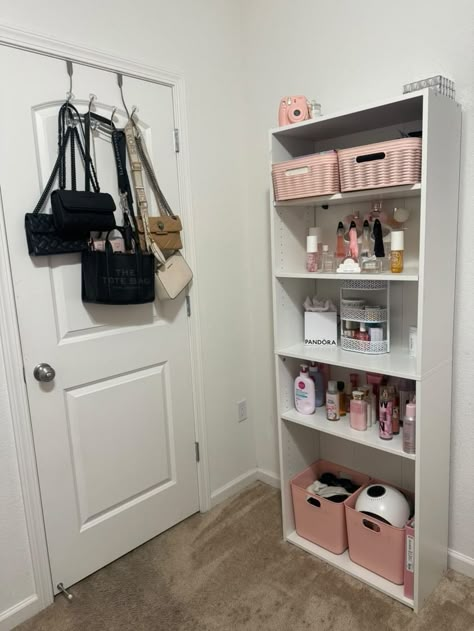 Room Organization Bedroom, Girly Room Decor, Cute Diy Room Decor, Dream Apartment Decor, Room Redesign, Glam Room, Girly Room, Minimalist Room, Pretty Room