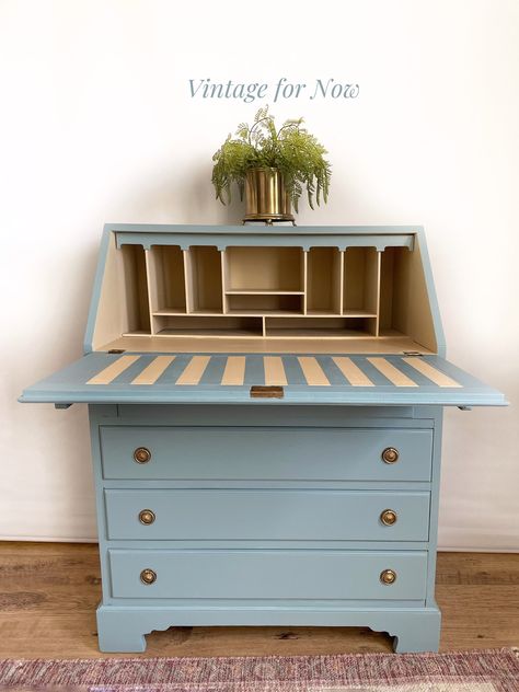 Writing Desk Aesthetic, Trunk Makeover, Writing Bureau, Flip Ideas, Blue Desk, Furniture Flip, Lounge Ideas, Desk Height, Desk Ideas