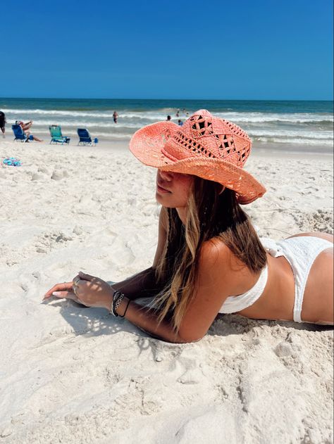 Beach Inspo Pics Photo Ideas, Beach Cowboy Hat, Beach Cowboy, Beach Cowgirl, Ocean Pics, Costal Cowgirl, Cowgirl Photo, Camera Pics, Beach Pic