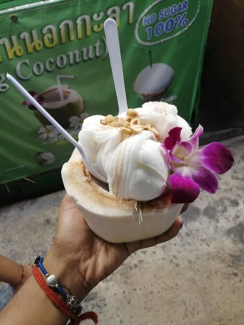 Princeville Hawaii, Hawaii Honolulu, Coconut Ice, Hanalei Bay, Coconut Ice Cream, 1 Hotel, Thai Dessert, Delicacy Food, Cute Desserts