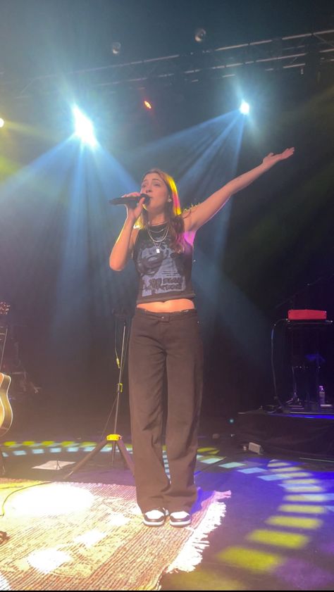 Lizzy Mcalpine Concert Outfits, Lizzie Mcalpine Outfits, Lizzy Mcalpine Style, Lizzy Mcalpine Outfits, Lizzy Mcalpine Concert Outfit, Role Model Lizzy Mcalpine, Lizzie Mcalpine Poster, Lizzy Mcalpine Concert, Five Seconds Flat Lizzy Mcalpine Poster