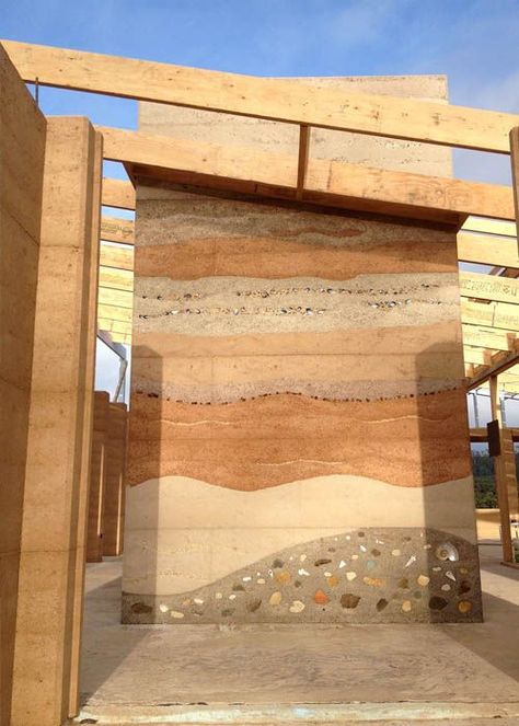 Rammed Earth Homes, Eco Buildings, Rammed Earth Wall, Beton Design, Natural Homes, Rammed Earth, Cob House, Earth Homes, Natural Building