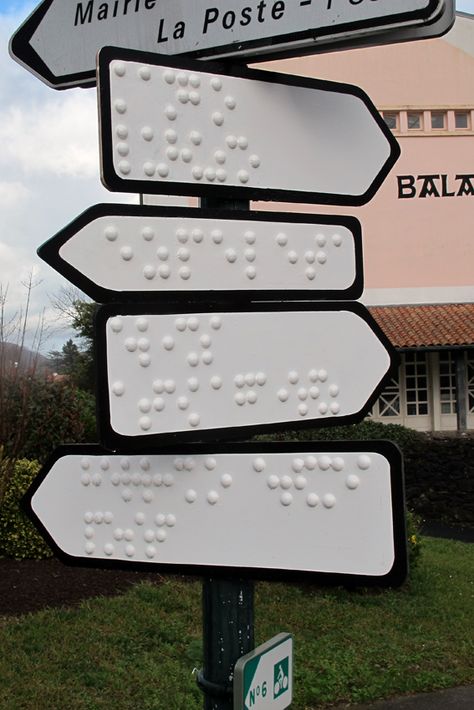 Blind Design, Wayfinding Signage Design, Wayfinding Design, Wayfinding System, Blinds Design, Landscape Architecture Design, Inclusive Design, Wayfinding Signage, Street Design