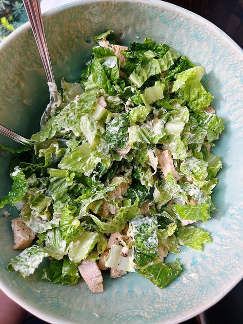 Dressing Recipes Salad, Salad Dressing Healthy, Fat Loss Meals, Healthy Caesar Salad, Meal Plan Healthy, Salad Aesthetic, Dressing Healthy, Healthy Weight Gain Foods, Green Aesthetics