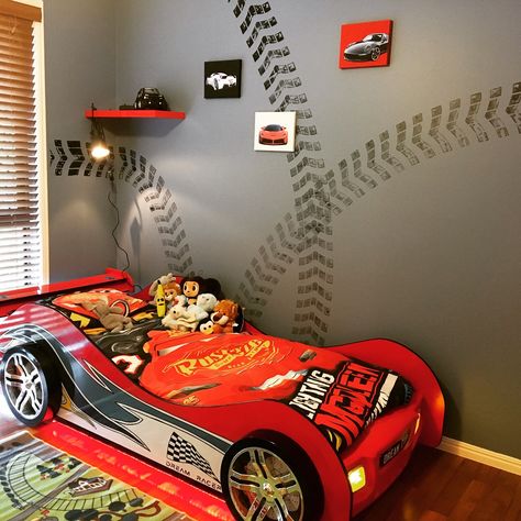 Racing Theme Room Car Themed Bedroom, Boys Car Bedroom, Boy Car Room, Race Car Bedroom, Car Themed Rooms, Cars Bedroom Decor, Kids Room Design Boys, Cars Bedroom, Kids Car Bed