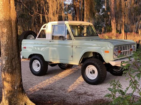 Vintage Bronco Ford, Ford Racing Engines, Vintage Bronco, Bronco Ford, Ford Bronco For Sale, Seafoam Green Color, New Bronco, Early Bronco, Winter Park Florida