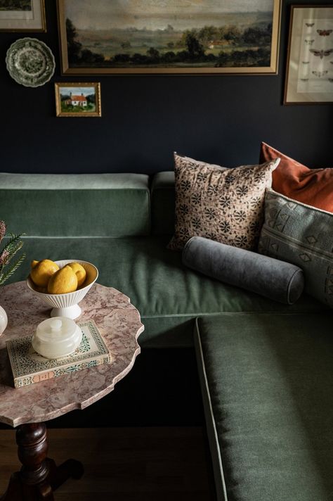 Bench Reading Nook, Nook Decorating Ideas, Reading Nook Aesthetic, Under Stairs Reading Nook, Stairs Reading Nook, Window Reading Nook, Nook Window, Reading Nook Window, Home With Color