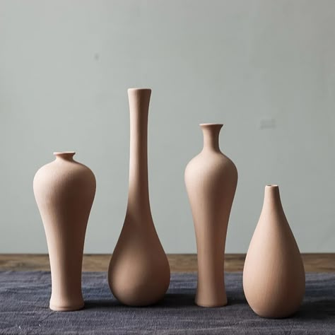 Terracotta Vases, Ceramics Vase, Minimalist Vase, Table Decoration Ideas, Terracotta Vase, Vase Pottery, A Aesthetic, Handmade Ceramics Vase, Vase Ceramic