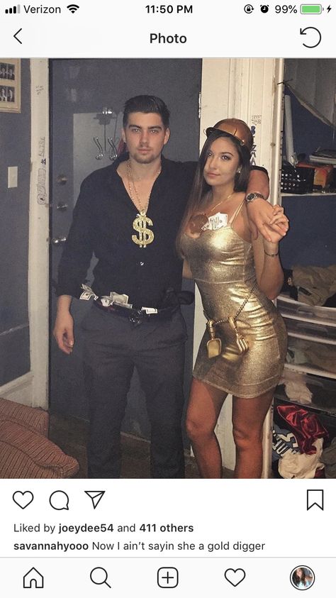 Couple Halloween Costumes Gold Digger, Gold Digger Outfit Halloween, Gold Digger Couples Costume, Gold Digger And Rich Man Costume, Gold Costume Ideas Halloween, Gold Digger Halloween Costume Couple, Good Digger Halloween Costume, Gold Digger Couple Costume, Gold Digger Outfit