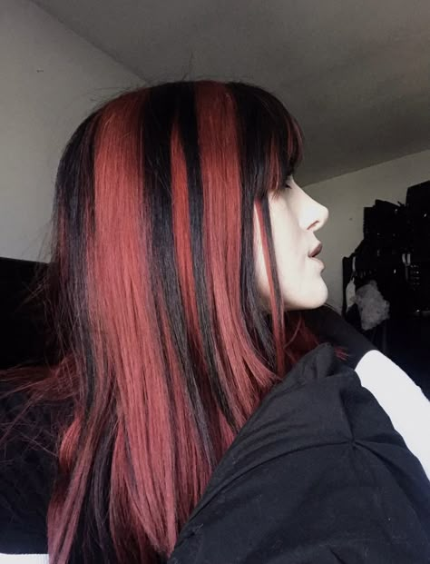 Summer Hair Color For Short Hair, Red And Black Striped Hair, Black Hair With Red Stripes, Black And Red Hair Stripes, Red Hair Black Highlights, Modern Scene Hair, Red And Black Hair Ideas, Red And Black Hair With Bangs, Black And Red Hair