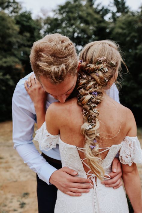 Braided Wedding Hairstyles With Flowers, Tangled Braid Rapunzel Hair, Rapunzel Braid Wedding Hair, Rapunzel Bridal Hair, Rapunzel Braid Wedding, Rapunzel Wedding Hair, Flowers In Braid, Rapunzel Braided Hair, Tangled Braid