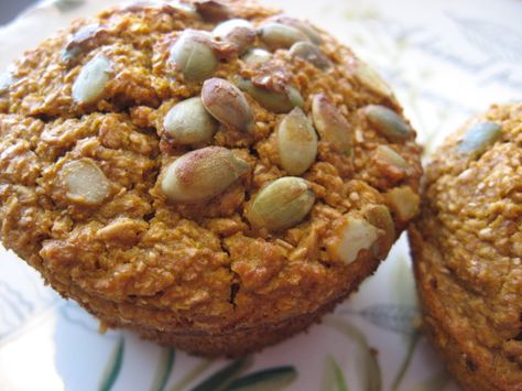 This was on one of those recipe cards that you get in the mail from time to time. We love the taste of the pumpkin and bran - even DD and she isn't a bran eater! Banana Oat Bran Muffins, Oat Bran Muffin Recipe, All Bran Muffins, Pumpkin Molasses, Oat Bran Muffins, Dukan Recipes, Molasses Muffins, Bran Muffin Recipes, Seed Cookies