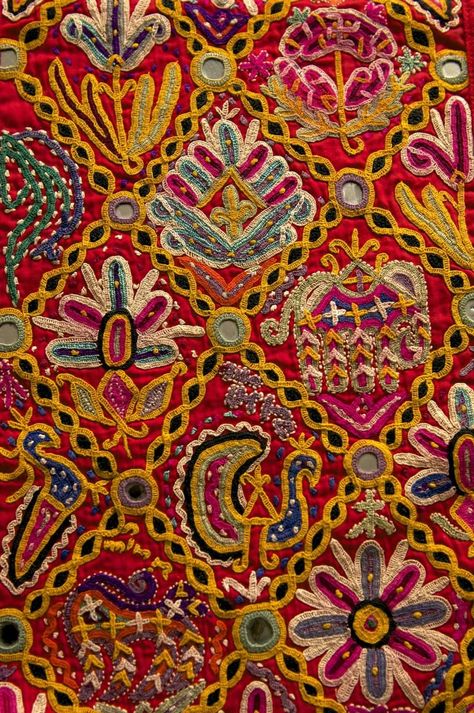 Patola Embroidery Motifs, Kutchi Bharat Embroidery, Patola Embroidery, Kutch Motifs, Bharat Work, Gamthi Work, Kutchi Work, Textile Embroidery, Kutch Work Designs