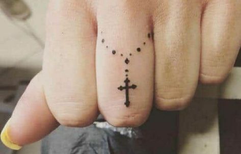 Membentuk Alis, Rosary Tattoo, Finger Tattoo For Women, Cross Tattoos For Women, Finger Tats, Tattoo Trend, Meaningful Tattoos For Women, Cross Tattoo Designs, Small Girl Tattoos