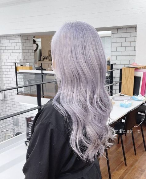 Cool Tone Lavender Hair, Greyish Hair Color, White Lavender Hair, Silver Lavender Hair Short, Icy Purple Hair, Icy Purple Blonde Hair, Platinum Purple Hair, Lilac Blonde Hair, Lilac Hair Pastel