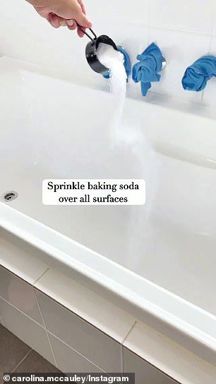 How to make your bathtub sparkling clean | Daily Mail Online Bath Tub Cleaner Homemade, Bathtub Cleaning Hacks White Vinegar, Easiest Way To Clean Bathtub, How To Whiten Bathtub, How To Clean A Plastic Bathtub, Best Bathtub Cleaner, Clean Tub Stains Bathtub, How To Clean Bathtub, Bathtub Hacks