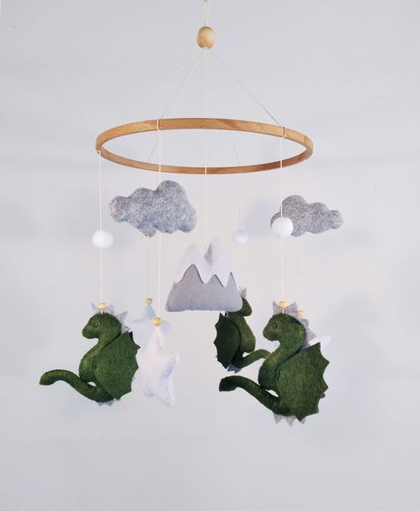 Nursery Design Ideas, Dragon Mobile, Felt Dragon, Dragon Nursery, Green Nursery, Mobile Baby, Baby Crib Mobile, Hanging Mobile, Green Dragon