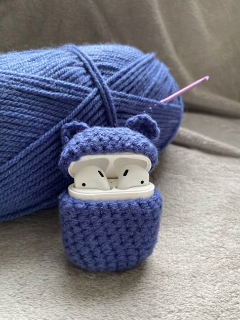 Airpods Case Crochet, Crochet Airpods Case, Crochet Airpods, Hello Kitty Crochet, Crochet Garden, Crochet Phone Cases, Crochet Case, Crochet Shoulder Bags, Crochet Fairy