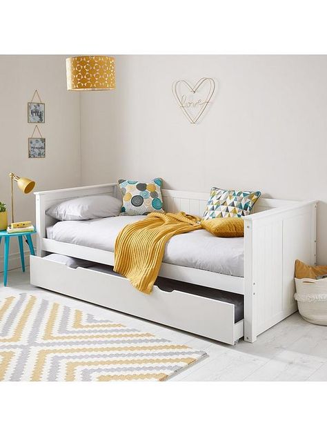 White Single Bed Kids, Sofa Beds For Kids, Kids Bedroom Pullout Bed, Trundle Bed Kids Room, Day Bed Kids Room, Day Bed Decor Ideas, Kids Day Bed, Trundle Bed Ideas, Day Bed Bedroom Ideas