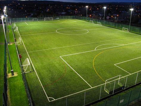 Diy Artificial Turf, Sports Training Facility, Best Artificial Grass, Football Ground, Installing Artificial Turf, Benefits Of Sports, Turf Installation, Golf Stance, Artificial Lawn