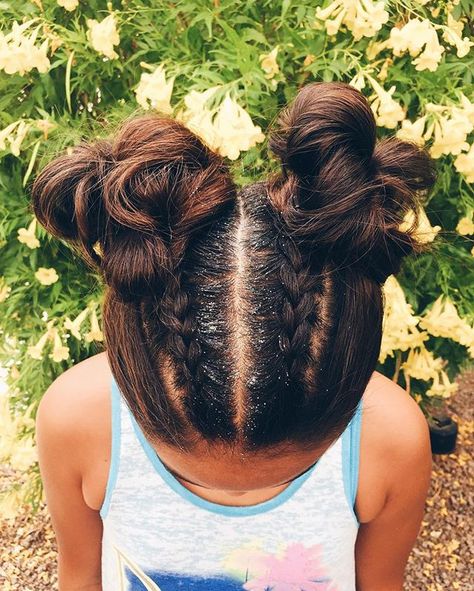 Space buns with glitter roots are out of this world 🌎🚀 (see what I did there😉) Elegant High Bun Hairstyles, Space Buns With Glitter, Elegant High Bun, Glitter Braids, Donut Bun Hairstyles, Glitter Hair Spray, High Bun Hair, Glitter Roots, High Bun Hairstyles