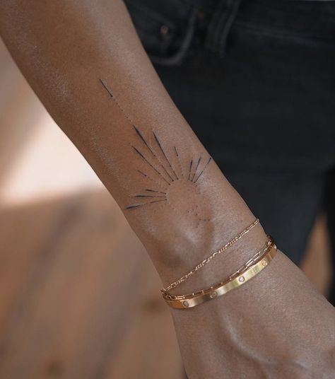 Hand And Finger Tattoos, Boho Tattoos, Handpoke Tattoo, Tattoo Bracelet, Small Hand Tattoos, Discreet Tattoos, Dainty Tattoos, Subtle Tattoos, Elegant Tattoos