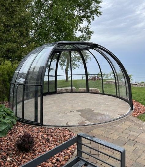 Hot Tub Enclosure, Dome Greenhouse, Glass Cabin, Tub Enclosures, Diy Backyard Patio, Bubble House, Bubble Tent, Windmill Design, Pool Enclosures