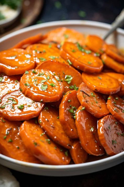 Golden-brown Ranch Roasted Carrots sprinkled with fresh parsley. Sides For Fried Chicken, Fried Chicken Sides, Festive Drinks Christmas, Ranch Carrots, Holiday Party Recipes, Daily Meal Prep, Honey Fried Chicken, Christmas Vegan, Southern Potato Salad