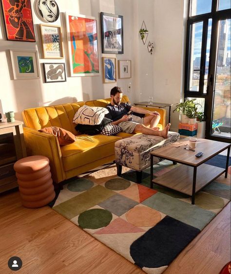 Vibrant Mid Century Modern, Apartment Living Room Bohemian, Colorful Couch Aesthetic, Quirky Living Room Designs, Colorful Eclectic Living Room Modern, Yellow Eclectic Living Room, Colorful Velvet Couch, Modern Quirky Living Room, Living Room Decor Quirky