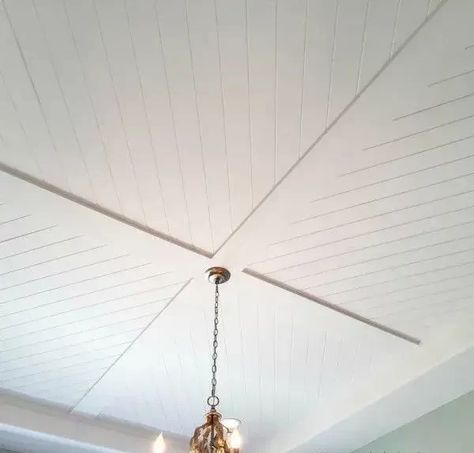 15 Amazing Shiplap Ceiling Ideas to Spruce Up Your Roof - Architectures Ideas Ceiling Farmhouse Ideas, Shiplap Ceiling In Bedroom, Shiplap Wall And Ceiling, Shiplap Ceiling Kitchen, Shiplap Ceiling Vaulted, Faux Shiplap Ceiling, Shiplap Ceiling Bedroom, Shiplap On Ceiling, Shiplap Tray Ceiling