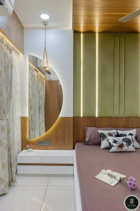 A Luxurious Design With A Touch Of Wooden Palette And A Play Of Lines & Edges | Innerarch Designs - The Architects Diary Arch Display, Wooden Cupboard Design, The Architects Diary, Modern Style Bedroom, Bedroom Light Fixtures, Bed Design Modern, Fluted Glass, Elegant Bedding, Display Unit