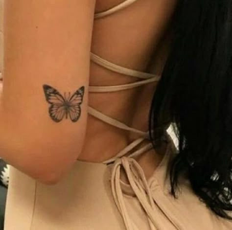 Butterfly Tattoos On Arm, Tato Minimal, Petite Tattoos, Tatuaje A Color, Small Hand Tattoos, Cute Tattoos For Women, Classy Tattoos, Discreet Tattoos, Subtle Tattoos