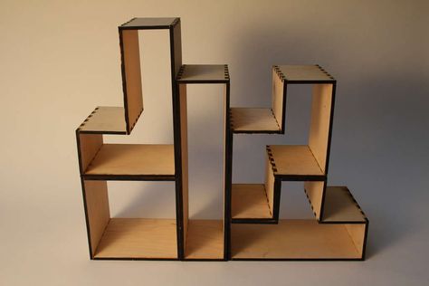 DIY Modular Tetris shelving. CAD files for a lasercutter are available at the Instructables page! Tetris Shelves, Diy Tetris, Diy Bookshelf Design, Shelves Decor, Shelf Diy, Home 3d, Cnc Wood, Bookshelf Design, Bookshelves Diy