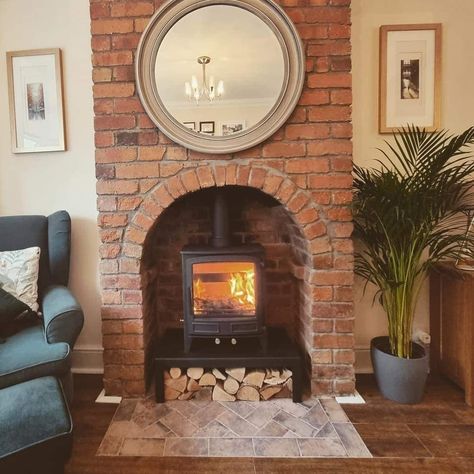 Living Room Knock Through, Salons Cottage, Exposed Brick Fireplaces, Wood Burner Fireplace, Wood Burning Stoves Living Room, Log Burner Living Room, Cottage Fireplace, Country Style Interiors, Wood Stove Fireplace