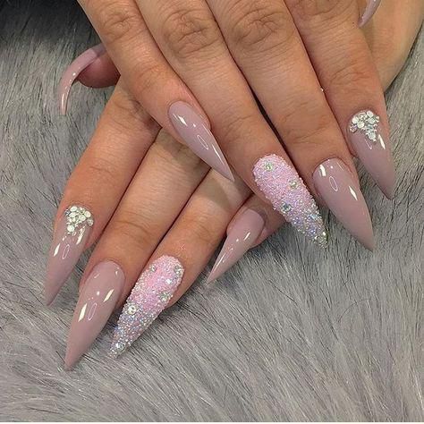 21+ Stylish Nude Stiletto Nails To Be In Trends 2019 – OSTTY Pink Bling Nails, Gucci Nails, Unghie Sfumate, Nails 2018, Stiletto Nails Designs, Colorful Nail Designs, Glam Nails, Fabulous Nails, Bling Nails