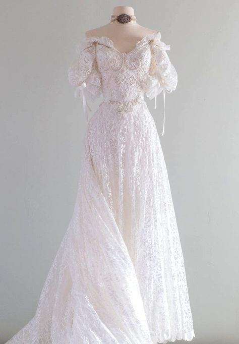 Princess Wedding Gown, Vintage Clothing Boutique, Vintage Wedding Dresses, Vintage Wedding Dress, Fantasy Wedding, Wedding Gowns Vintage, Fantasy Gowns, Vintage Bride, Dresses Lace