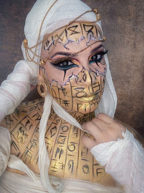 makeup, cleopatramakeup, mummy, halloween Cleopatra Mummy Costume, Egypt Halloween Costume, Egyptian Mummy Makeup, Mummy Makeup Women, Mummy Make Up, Cleopatra Makeup Ideas Egyptian Goddess, Mummy Hairstyles, Mummy Makeup Halloween, Egyptian Mummy Costume