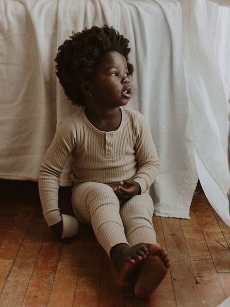 We have some additional classic colorways available for this style here. Featuring velvety soft ribbed organic cotton and three snaps down the front, our long-sleeve top has a snug fit to keep your little one feeling cozy and warm. Make it a set with our softest-ever Ribbed Legging. • Discover our matching adult’s version here• Composition: 95% GOTS ribbed organic cotton, 5% elastane• Available in: INDIGO, BRONZE, CINNAMON, CHOCOLATE• Made with love in Portugal Kids Swag, The Simple Folk, Organic Cotton Leggings, Cream Pants, Mom Stuff, Blue Romper, Beautiful Pics, Poses References, Ribbed Leggings