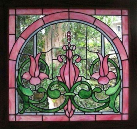 Tulip Stained Glass Window, White Stained Glass Window, زجاج ملون, Mosaic Stained, Stained Glass Flowers, Stained Glass Diy, Art Stained, Stained Glass Designs, Stained Glass Panels