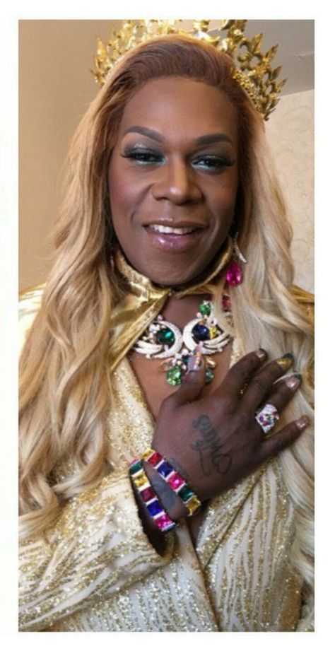 Big Freedia the Queen Diva at the Academy Awards 2017 Bounce Music, Big Freedia, Enchanted Wedding Dress, Circus Drawing, Best Celebrity Halloween Costumes, Celebrity Halloween, Celebrity Halloween Costumes, Enchanted Wedding, Human Faces