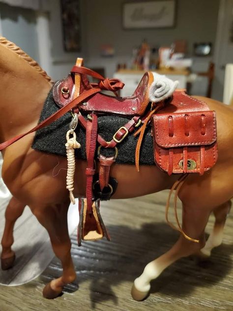 Diy Doll Horse Saddle, Breyer Horses Diy, Schleich Horse Tack, Miniature Horse Tack, Horse Tack Diy, Unusual Horse, Schleich Horses, Diy Horse Barn, Horse Model